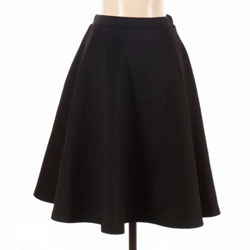 Alythea Black Aline Skirt Pull-on 95% Polyester 5% Spandex Knee Length NWOT